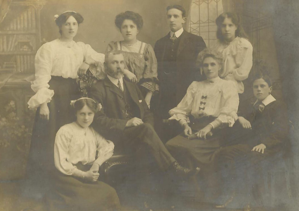 The Rowe Family in Scotland